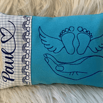 Stickdatei Sternenkind Kissen Babyfüsse mit Flügel und Hände, Set 830 - Sewando