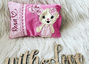 Stickdatei Kissen In the Hoop Teddy Bär Namenskissen Geburt Set 837 - Sewando