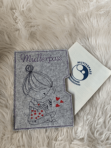 Stickdatei Mutterpass Mama mit Baby Set 845 - Sewando