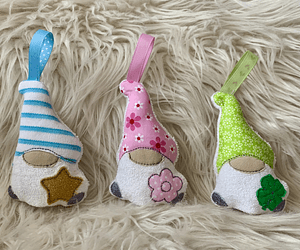 Stickdatei Schlüsselanhänger Wichtel Gnome mit Herz Set 907 - Sewando