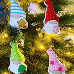 Stickdatei Schlüsselanhänger Wichtel Gnome mit Herz Set 907 - Sewando