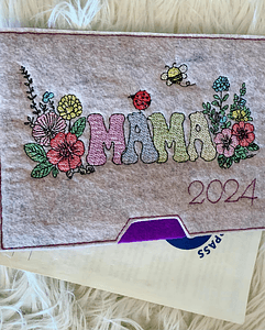 Stickdatei Mama mit Blumen Lineare Art Set 946 - Sewando