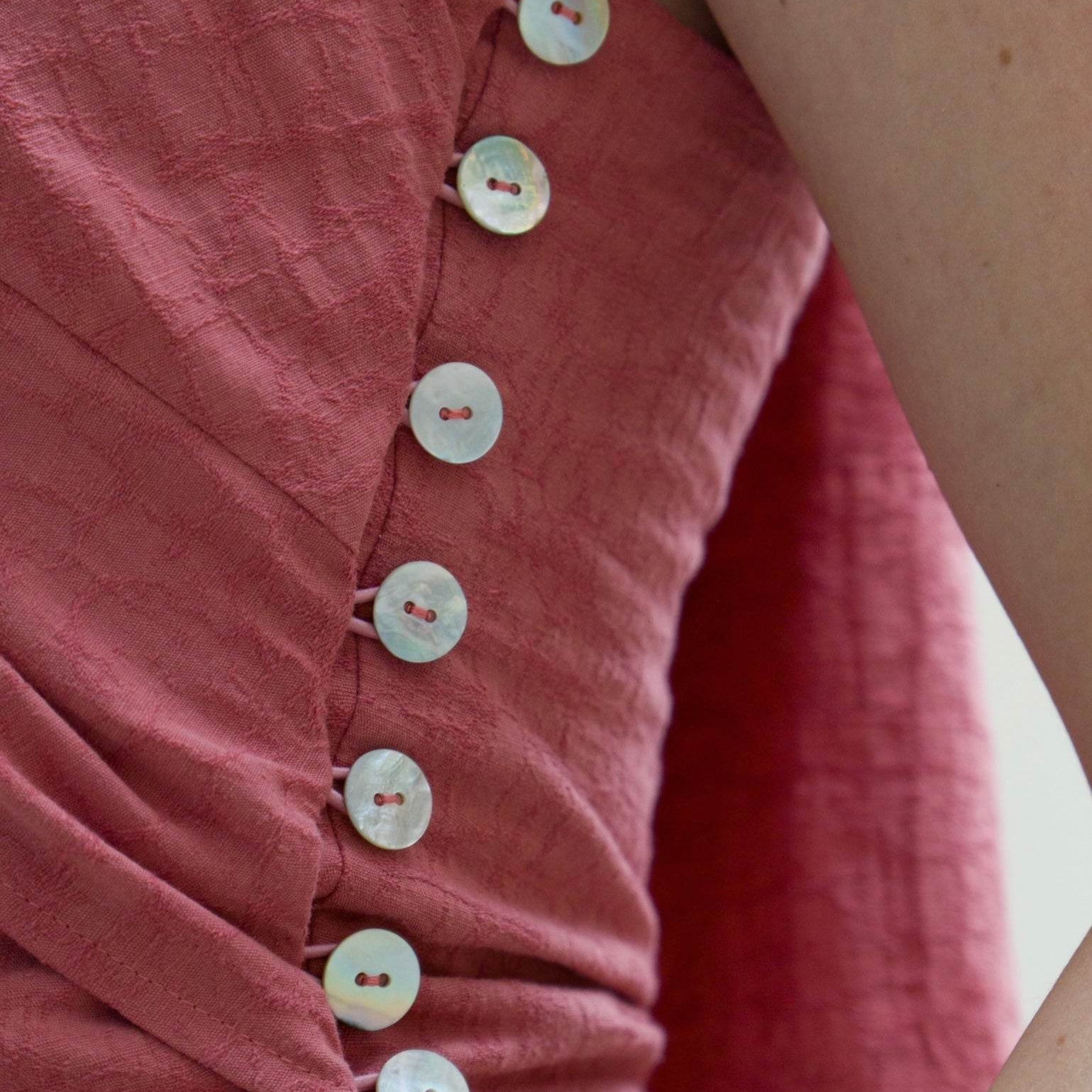 Schnittmuster Halter Neck Crop Top mit Rüschen und Schleifenbindung - LYRA - Sewando