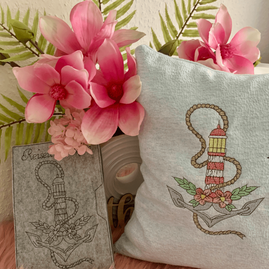 Stickdatei Leuchtturm mit Anker und Blumen Set 953 - Sewando