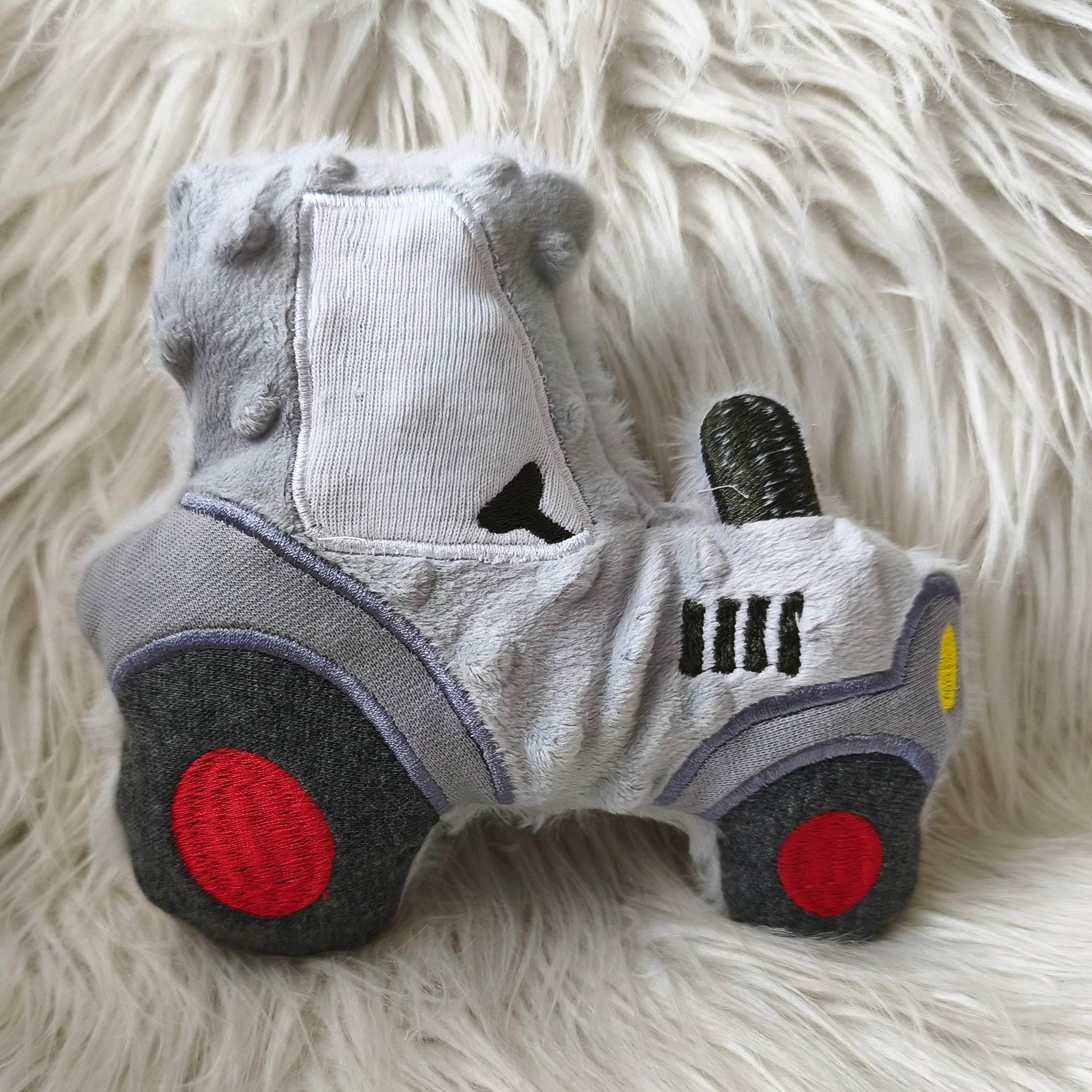 Stickdatei Traktor In the Hoop Kuschelkissen Set 2527 - Sewando