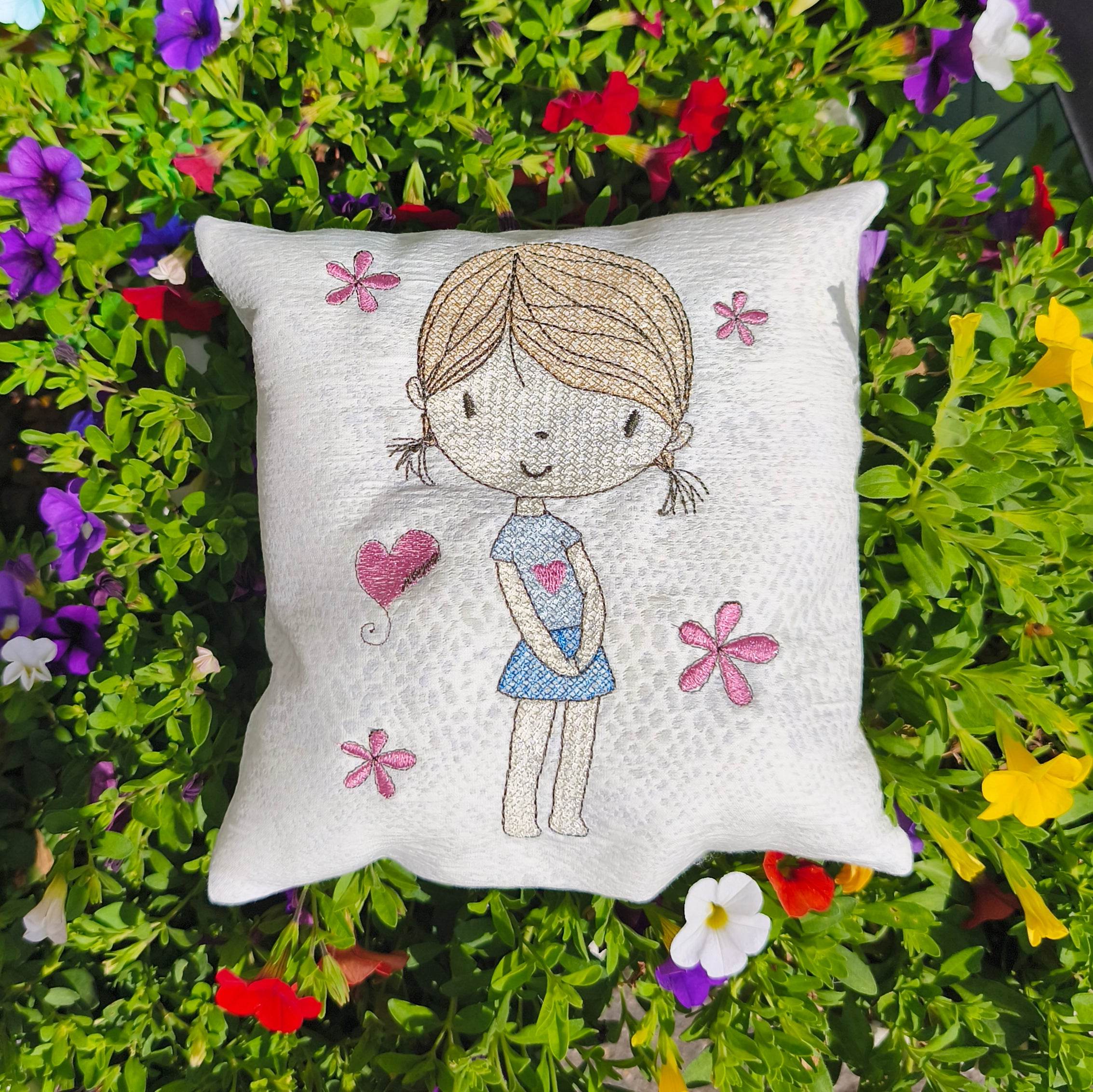 Stickdatei Cute Girl mit Rock 2 Set 2559 - Sewando