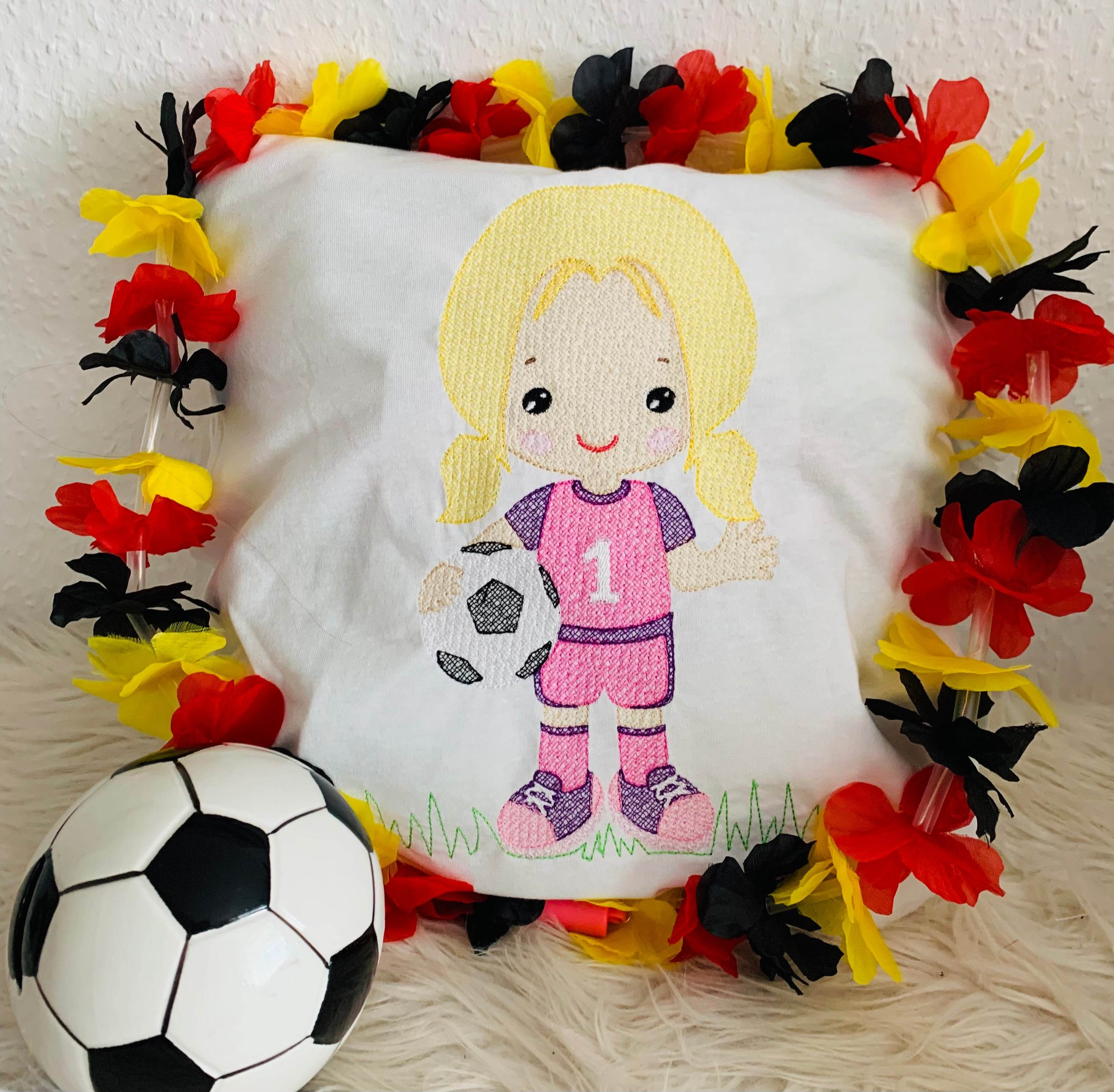 Stickdatei Fußball Mädchen mit Ball Set 959 - Sewando