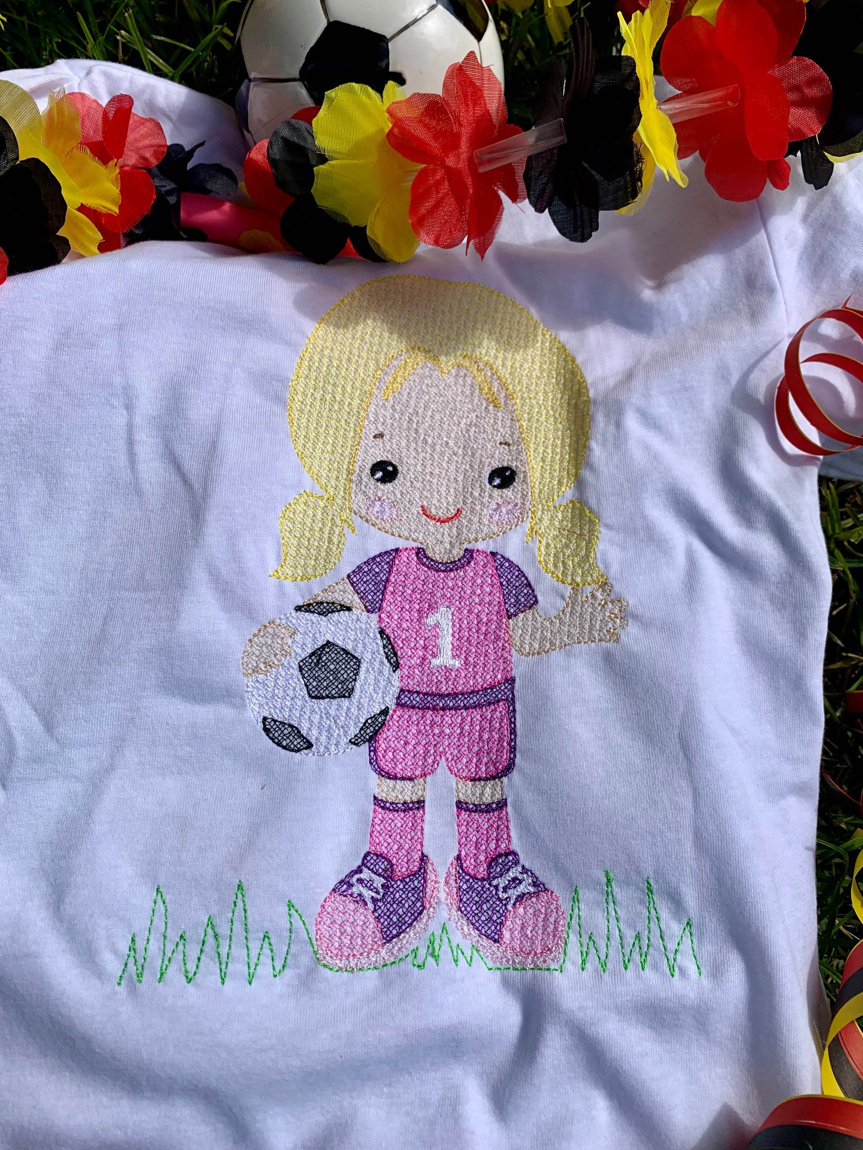 Stickdatei Fußball Mädchen mit Ball Set 959 - Sewando