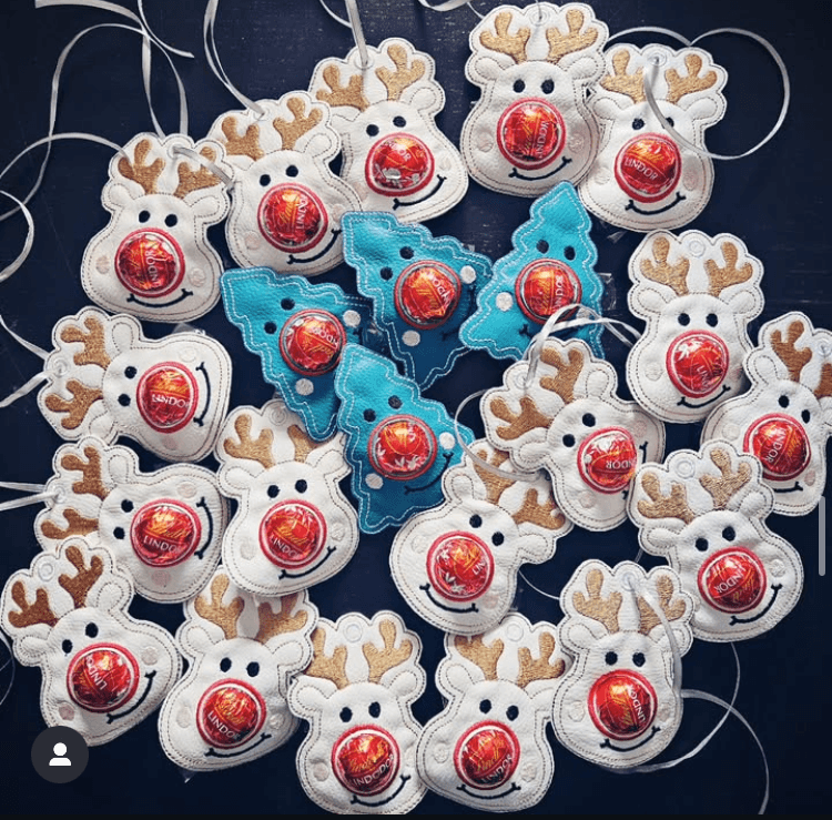 Stickdatei Weihnachten Tannenbaum Rentier mit Schoki Nase Set 774 - Sewando