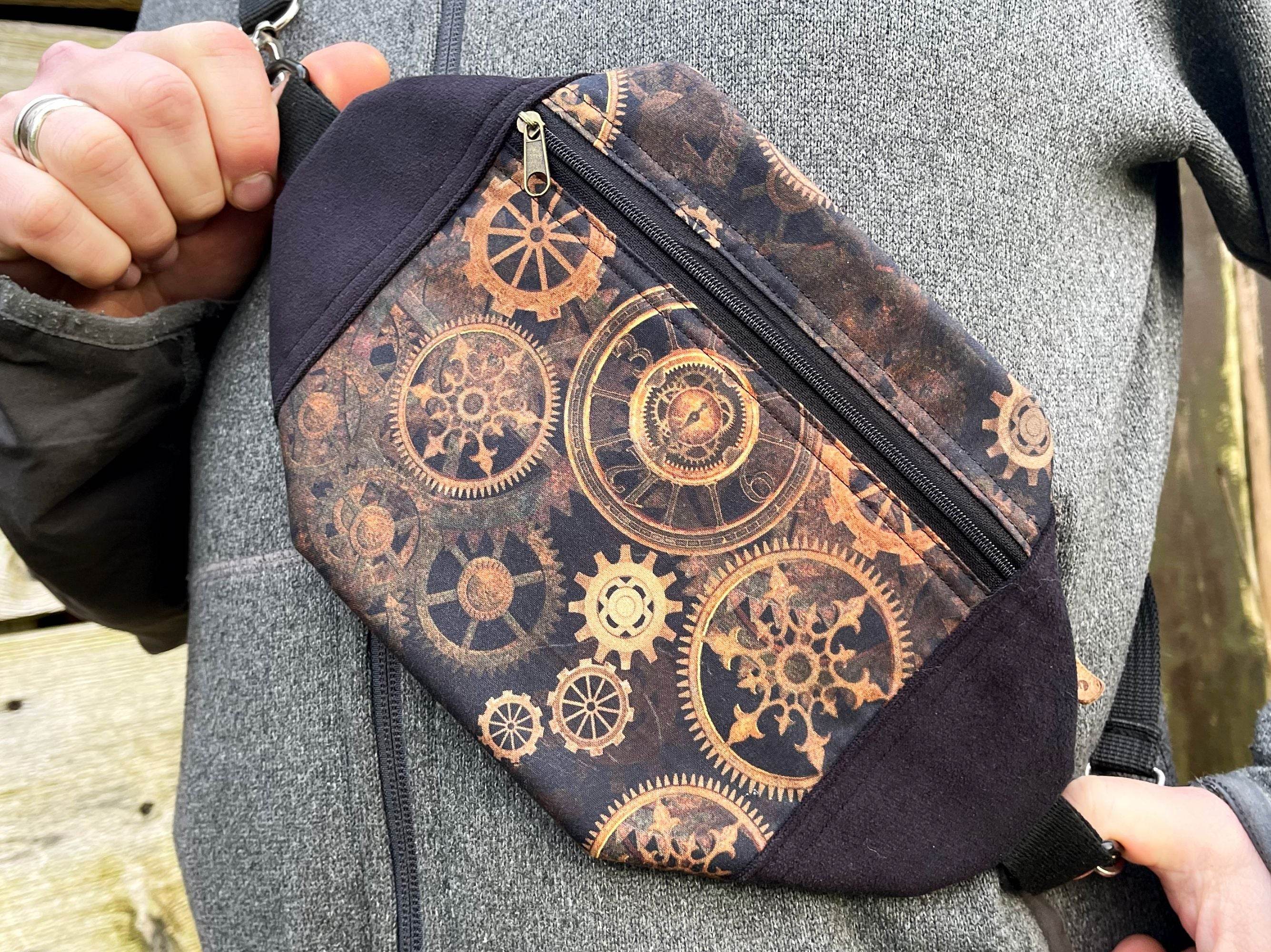 ITH Stickdatei Crossbody Bag 18x30 mit Innentasche, In The Hoop Tasche Wabee - Sewando
