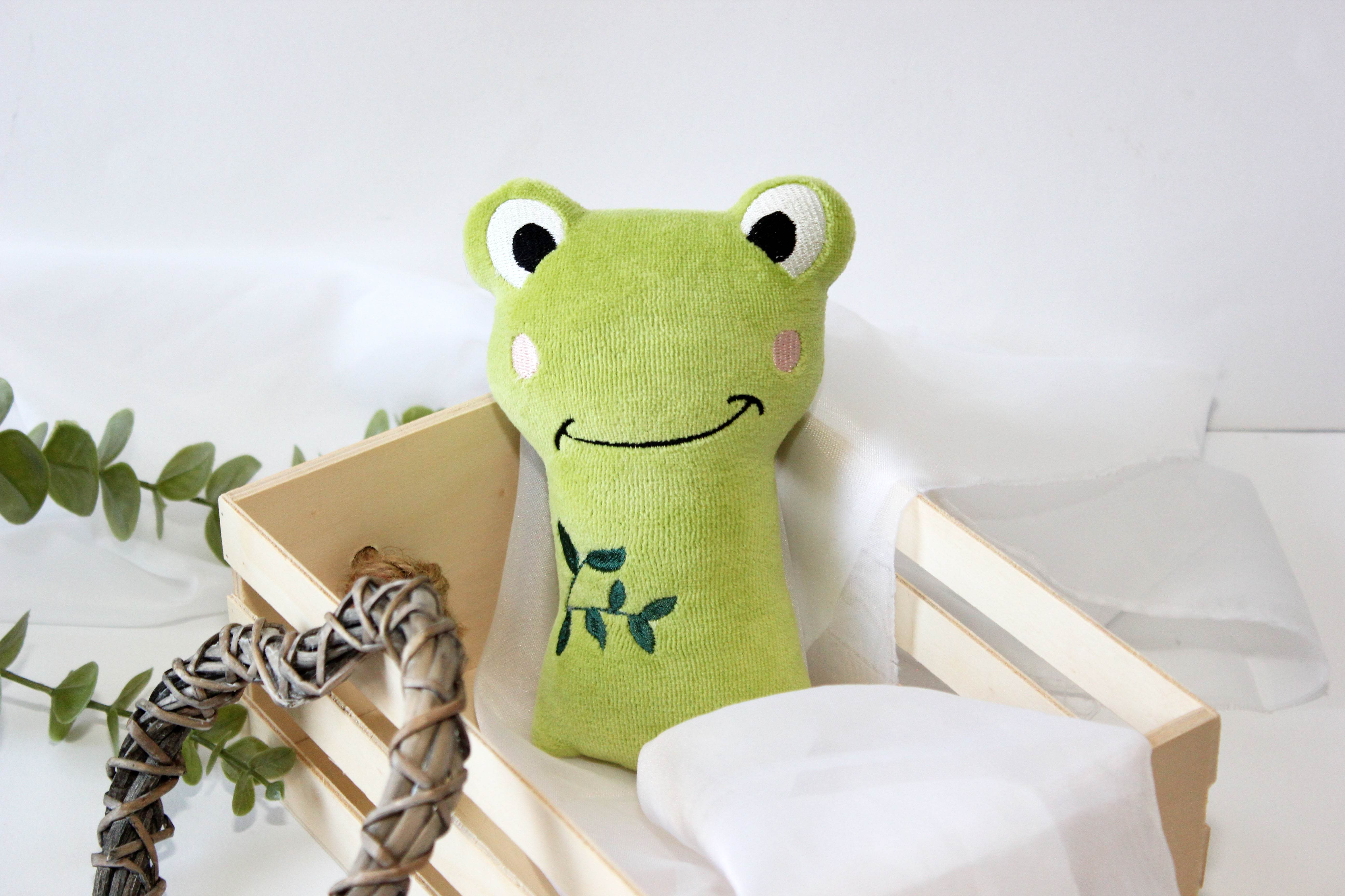 Stickdatei Frosch ITH Rassel Kuscheltier - Sewando