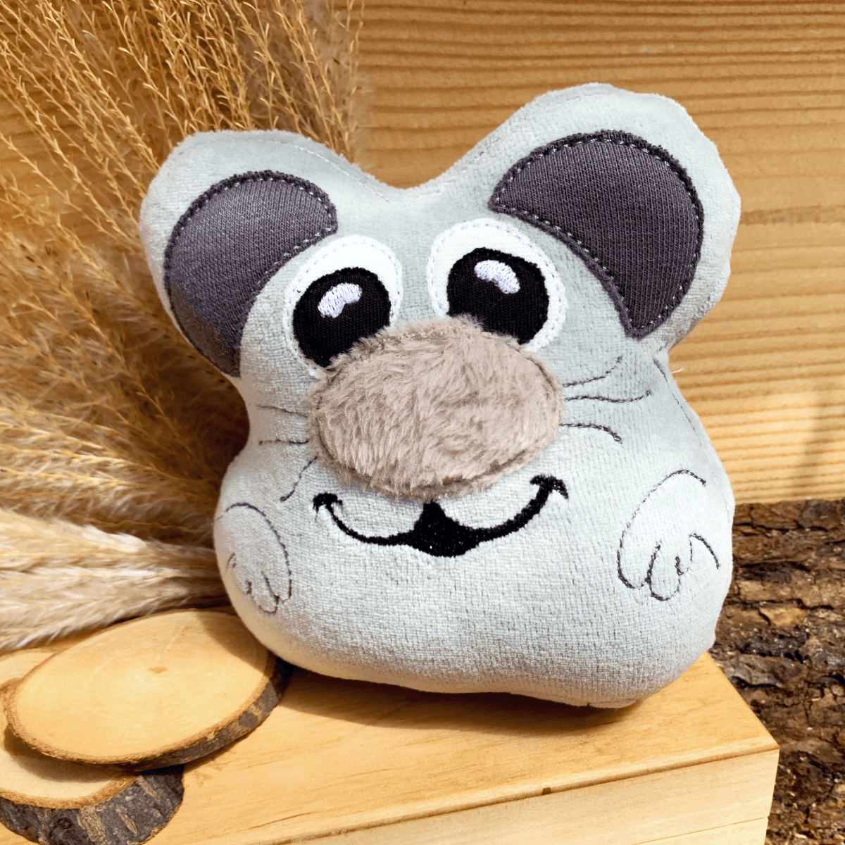 Stickdatei Maus ITH 15x17, In The Hoop Kuscheltier mit Applikationen - Sewando
