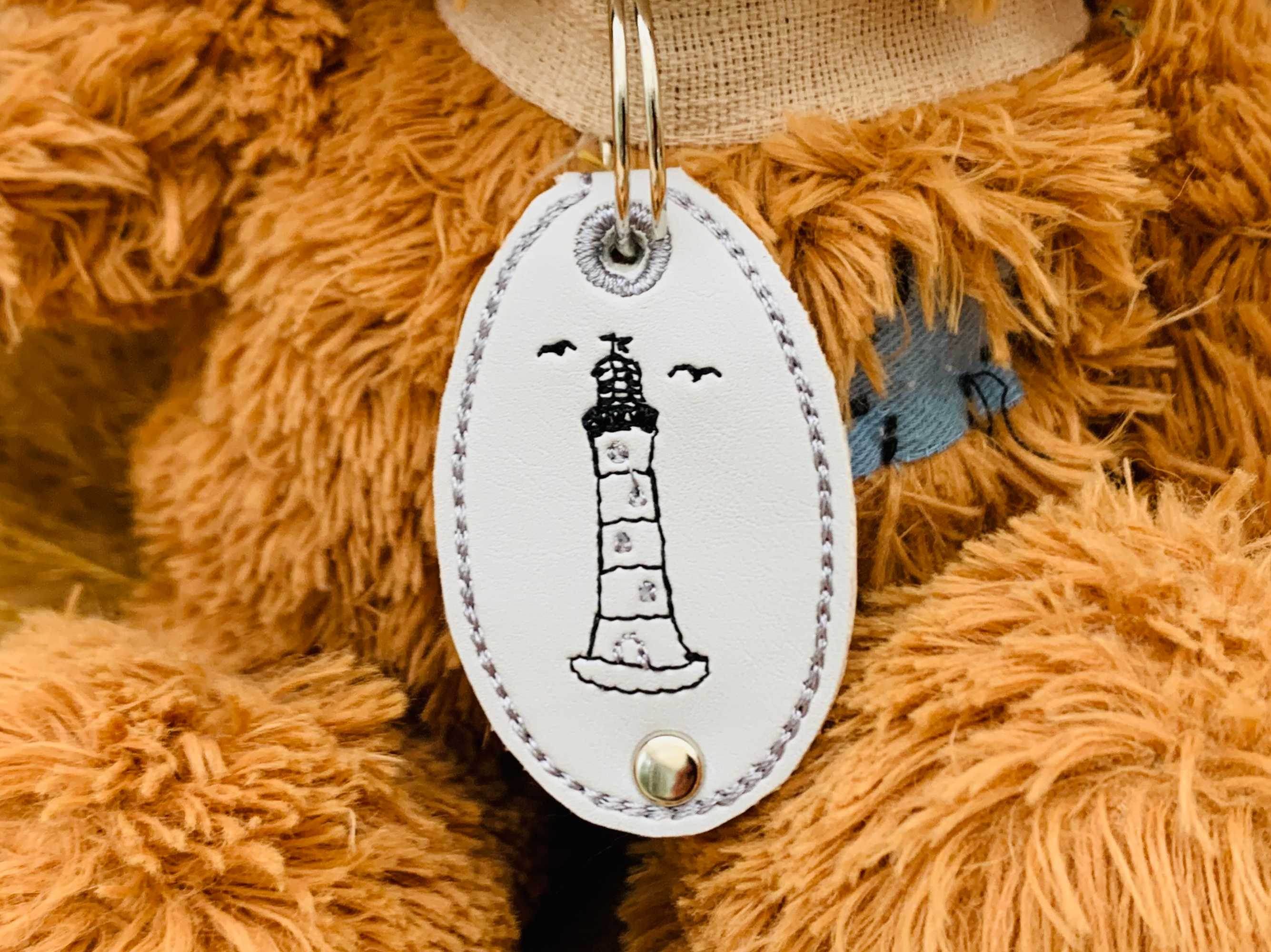 Stickdatei Hundemarkenanhänger Leuchtturm ITH - Sewando