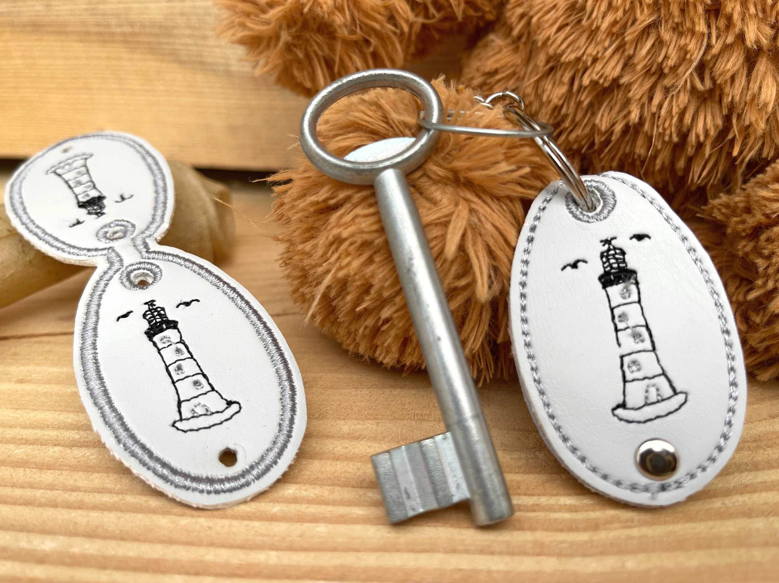 Stickdatei Hundemarkenanhänger Leuchtturm ITH - Sewando