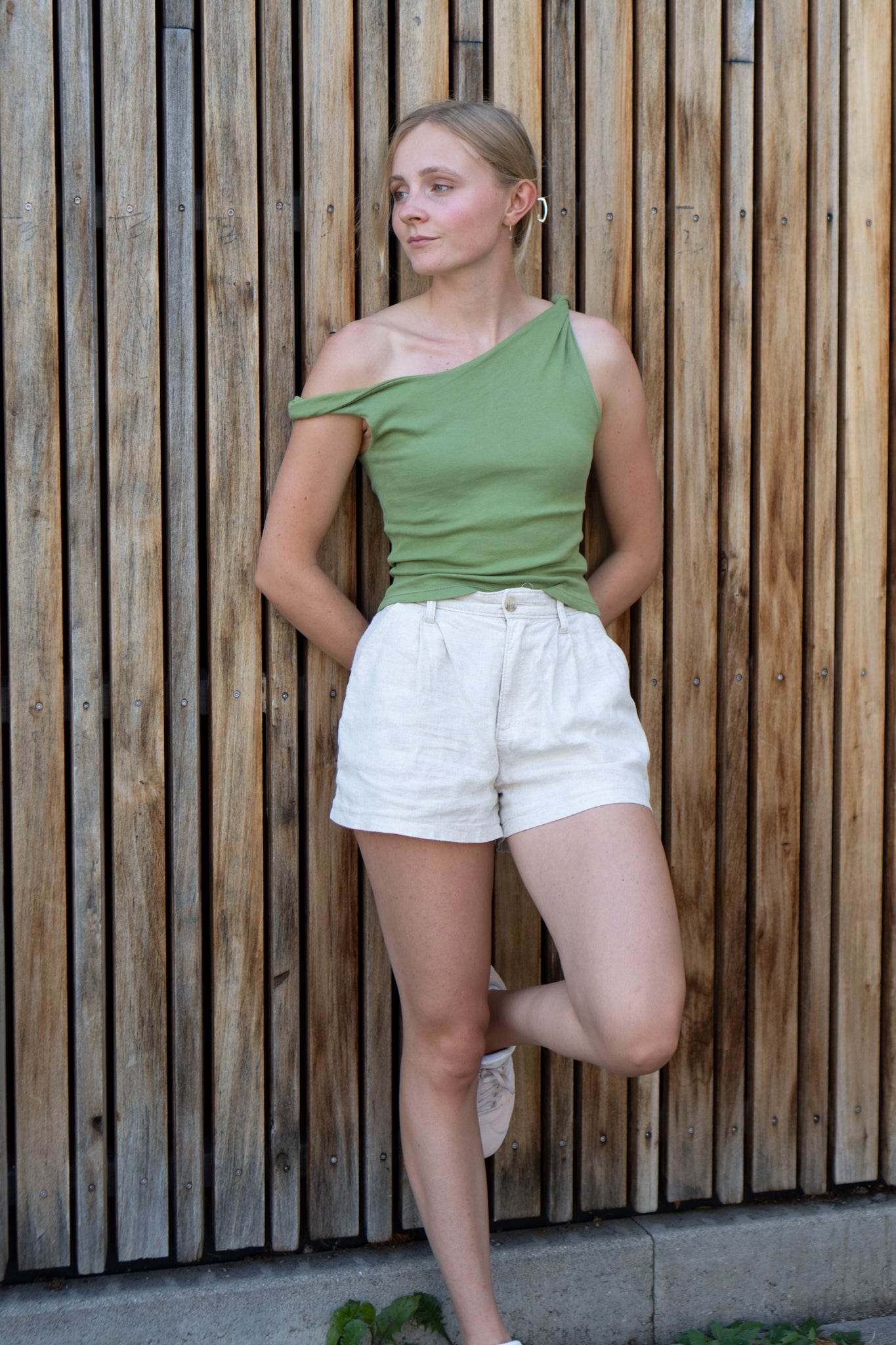 Schnittmuster Asymmetrisches One-Shoulder Top mit Drehung - JULE - Gr. 32 - 46 - Sewando