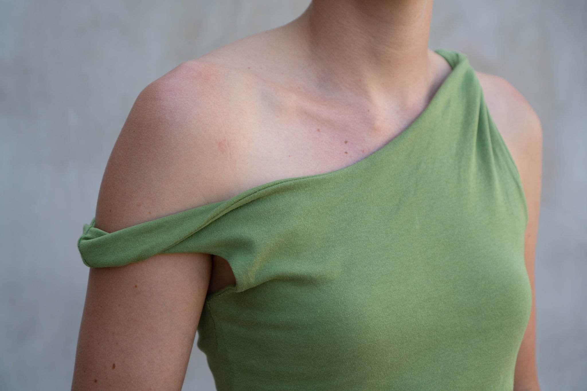 Schnittmuster Asymmetrisches One-Shoulder Top mit Drehung - JULE - Gr. 32 - 46 - Sewando