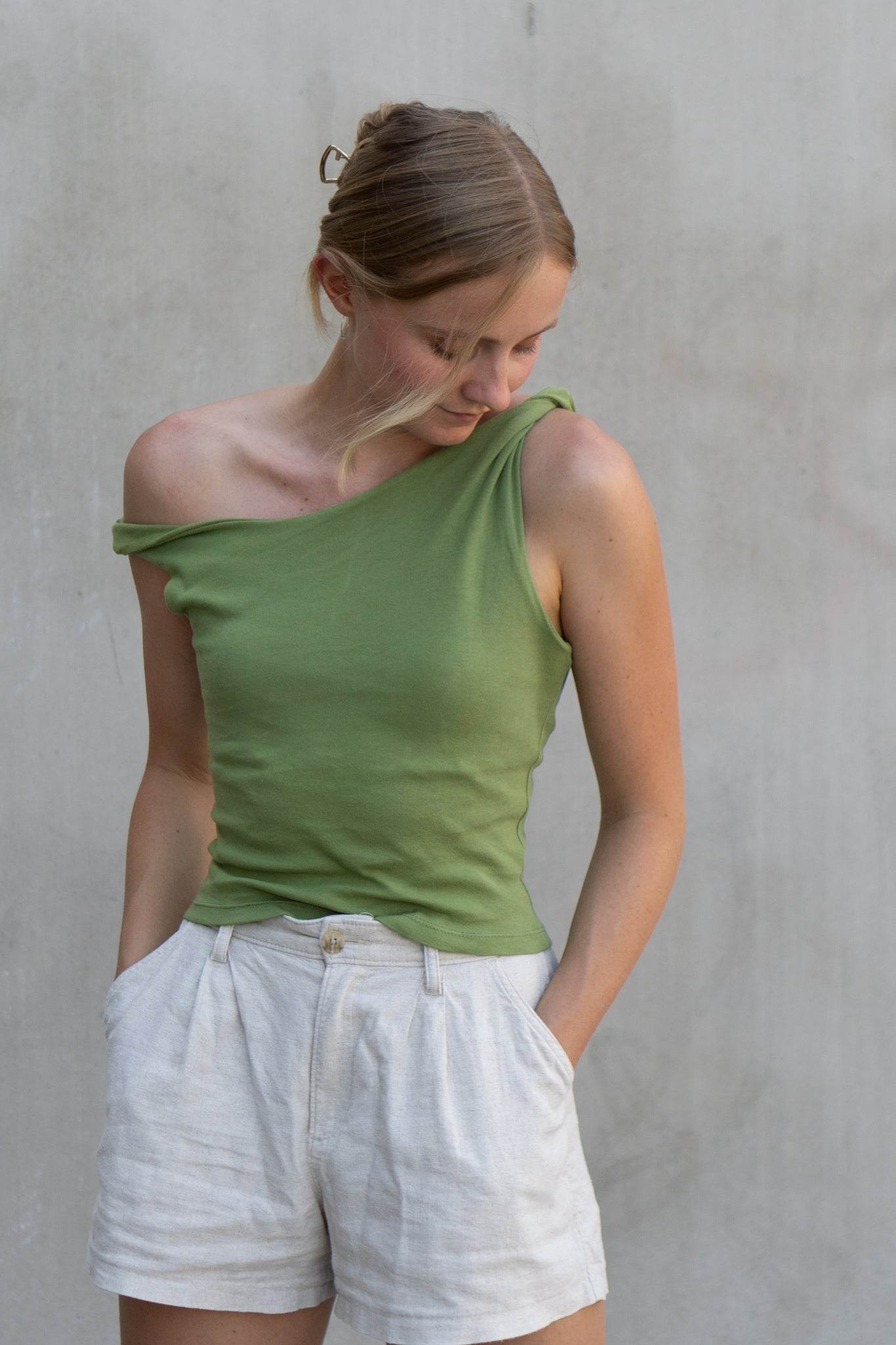 Schnittmuster Asymmetrisches One-Shoulder Top mit Drehung - JULE - Gr. 32 - 46 - Sewando