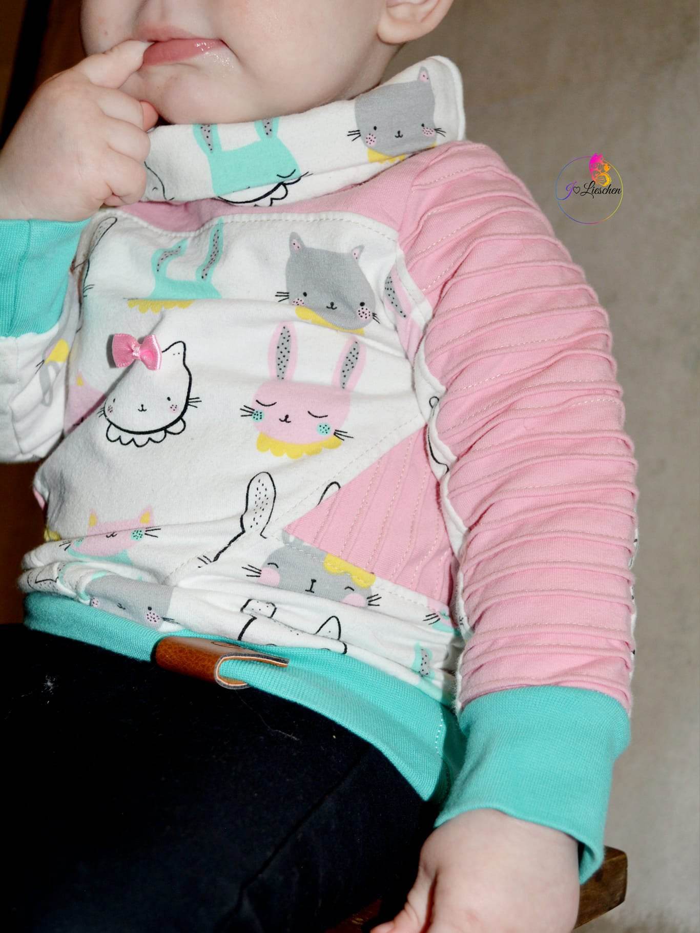 Mini Schwiiz-Hoodie, Schnittmuster Grösse 50-92 - Sewando