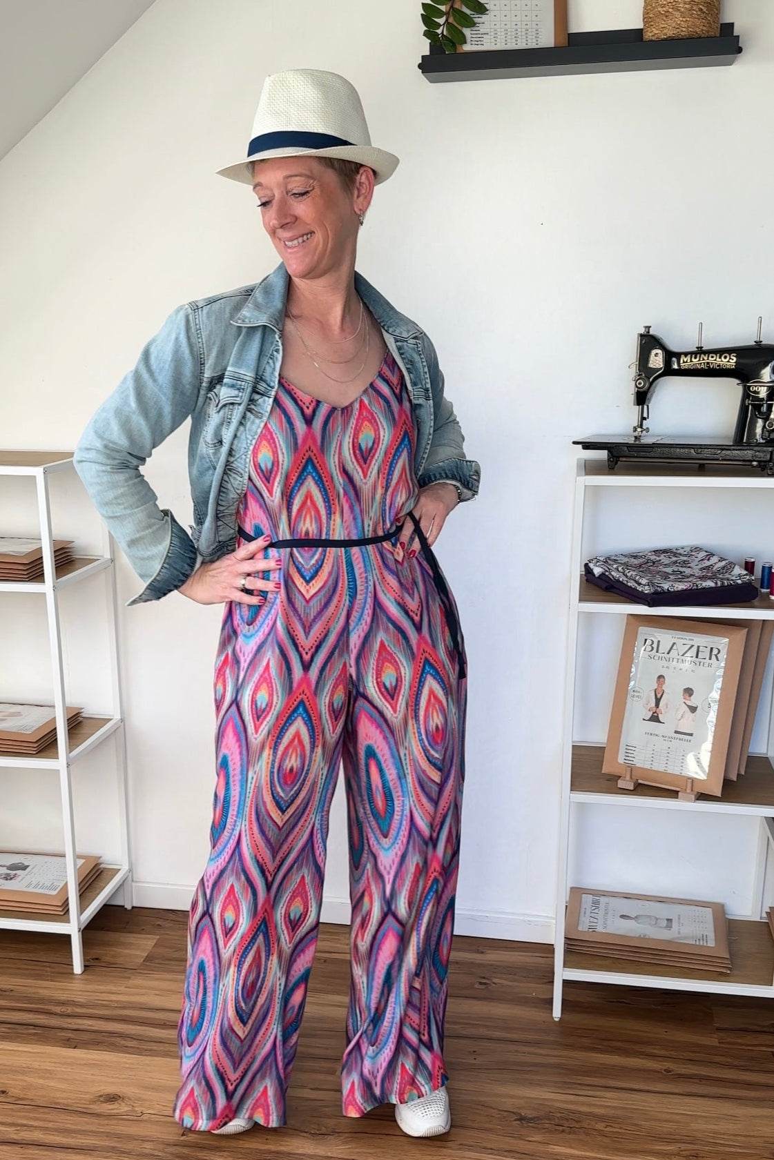 Jumpsuit mit Taillengürtel und weitem Bein - Sewando