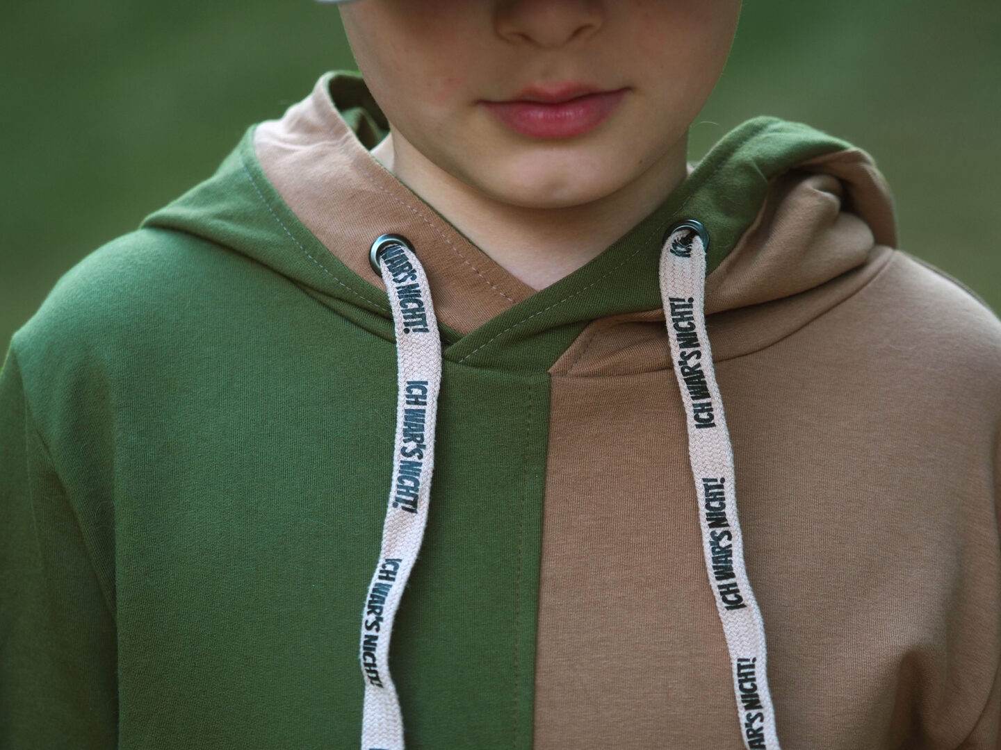 SORGLOS-SYSTEM Basicline Hoodie 135-170cm KG Kapuzenshirt Beamer-Ebook & DIN A0 BESONDERES PASSFORMSYSTEM - Sewando