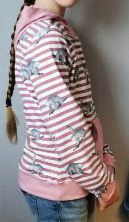 Schnittmuster Kim - Kinderhoodie mit Kapuze oder Wickelkragen Gr. 86-158 - Sewando