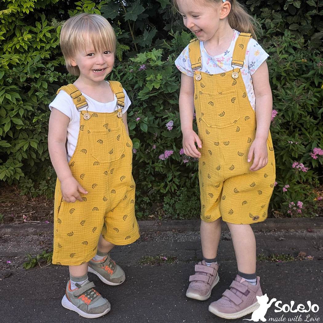 Schnittmuster Mitwachs-Kinderlatzhose & Latzshorts | Gr. 86 - 128 - Sewando
