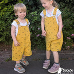 Schnittmuster Mitwachs-Kinderlatzhose & Latzshorts | Gr. 86 - 128 - Sewando