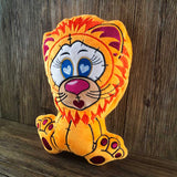 ITH Plüschtier „Löwe Casimir“ | Für 16x26 Rahmen | In-the-Hoop Plushie | Stickdatei | Embroidery Design | alle Formate | Sofort-Download