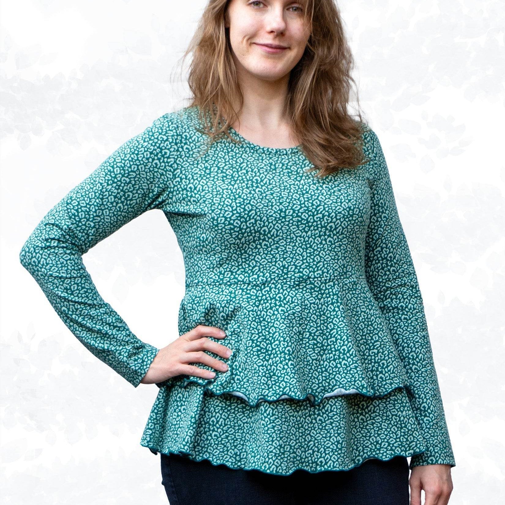 Schnittmuster Leonie – Stufenshirt mit Empire-Linie & ausgestelltem Saum Gr. 34-50 / Bu 80-116 - Sewando