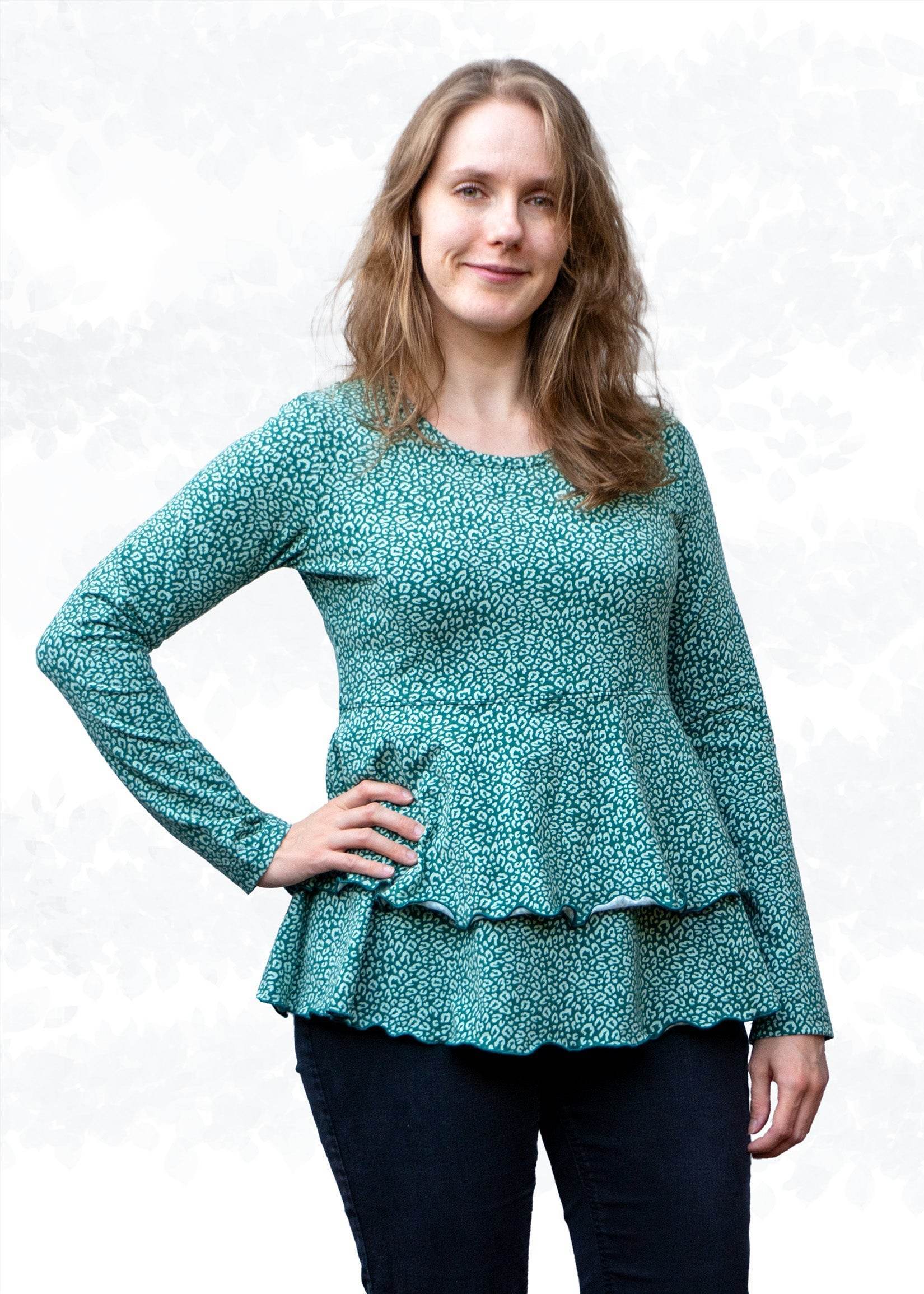 Schnittmuster Leonie – Stufenshirt mit Empire-Linie & ausgestelltem Saum Gr. 34-50 / Bu 80-116 - Sewando