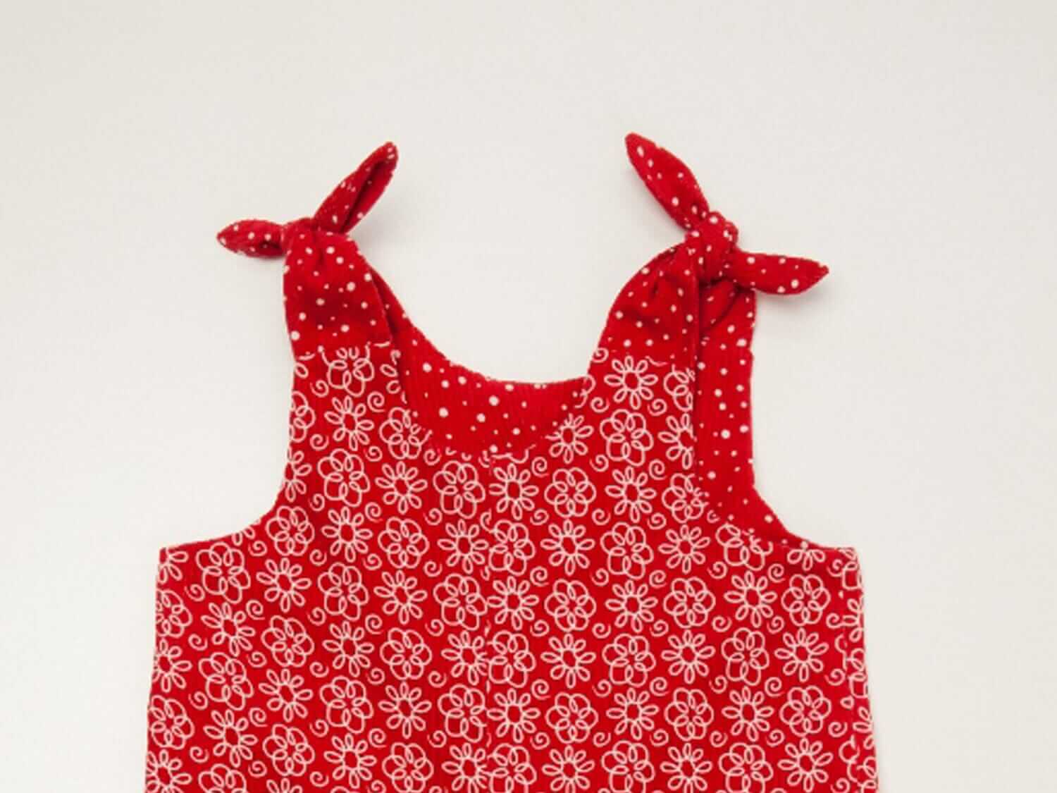 Lilli&BO Baby Latzhose mit Schleifen gefüttert Schnittmuster Ebook pdf Schnittmuster PDF Ebook download Patternforkids 