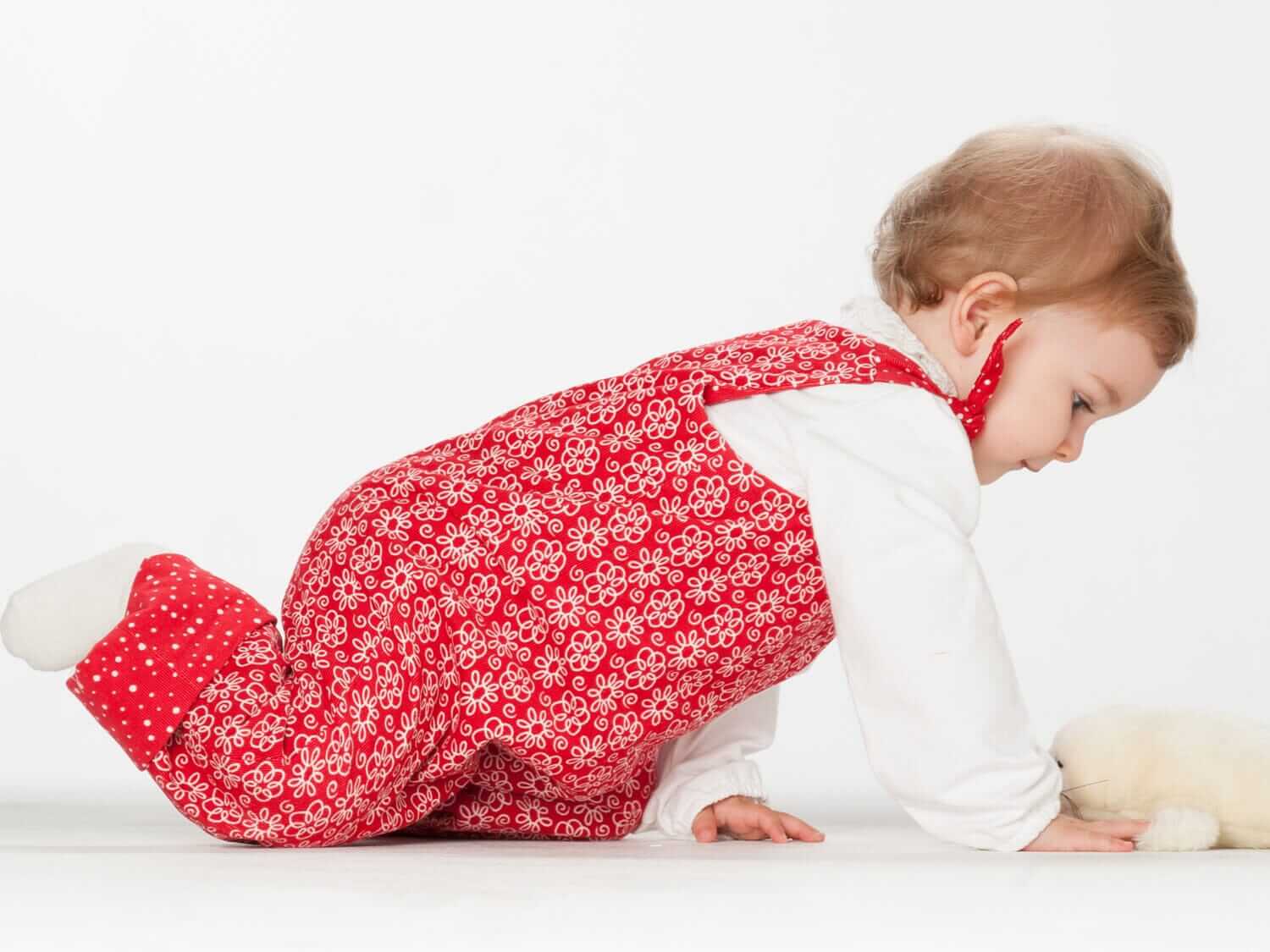 Lilli&BO Baby Latzhose mit Schleifen gefüttert Schnittmuster Ebook pdf Schnittmuster PDF Ebook download Patternforkids 