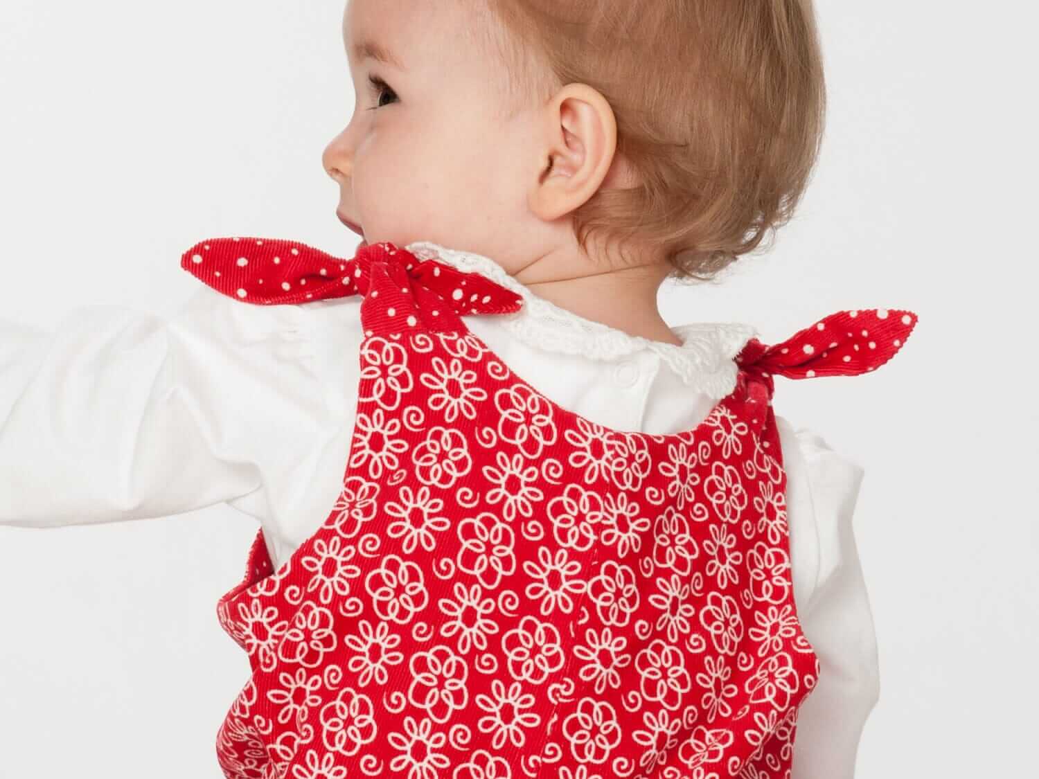Lilli&BO Baby Latzhose mit Schleifen gefüttert Schnittmuster Ebook pdf Schnittmuster PDF Ebook download Patternforkids 