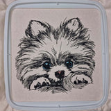 Stickdatei Pomeranian "Lou" - realistisch - FÜR HELLE STOFFE