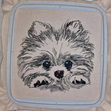 Stickdatei  - Weniger Stiche Pomeranian "Lou"  -realistisch - FÜR HELLE STOFFE