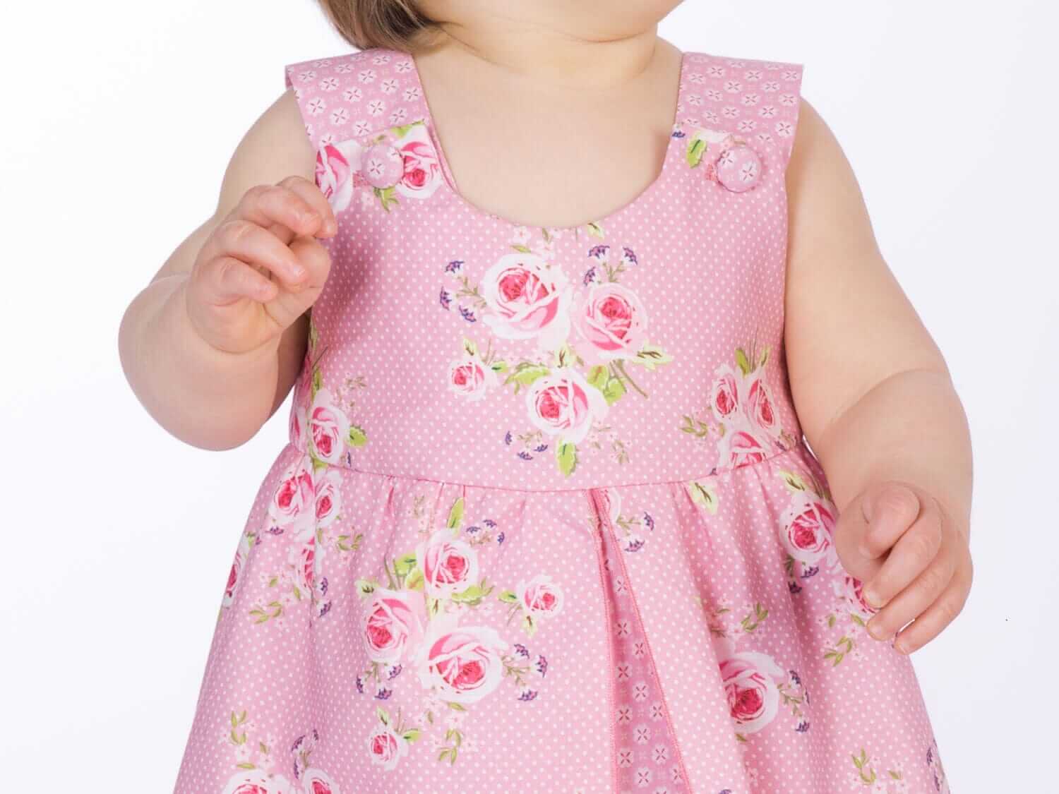 Schnittmuster Download – Mädchen Pinafore Kleid – Digitales PDF-Format – Komplette Anleitung – Rüschen-Design – Gefüttertes Oberteil – Baby- & Kleinkindgrößen – Einfacher Projektleitfaden – Druckbares Format – Mehrere Größen enthalten