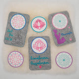 Stickdatei Set Wellness & Yoga ITH Lichtbeutel, Coaster, Mugrugs, Schlüsselanhänger, Wunscherfüller & Einzelmotive - Sewando