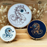 Stickdatei Seepferdchen Set in 9 Größen  ab 10x10, Seahopsy Scribble