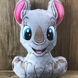 ITH Plüschtier „Nashorn Susi“ | Für 16x26 Rahmen | In-the-Hoop Plushie | Stickdatei | Embroidery Design | alle Formate | Sofort-Download
