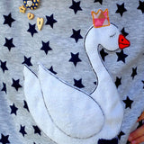 Stickdatei "Schwan mit Krone" 18x30 & 20x30 cm