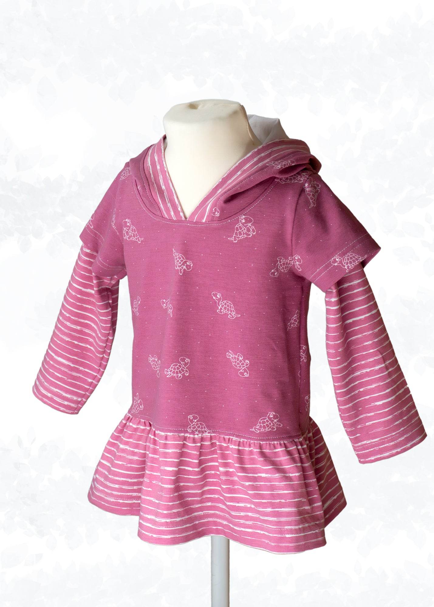 Schnittmuster Olivia – Sweatkleid oder Longshirt mit Kapuze Gr. 86-158 - Sewando