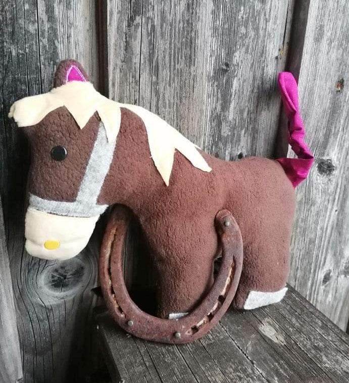 Nähanleitung Pferd Kuscheltier Schnittmuster in zwei Größen - Sewando