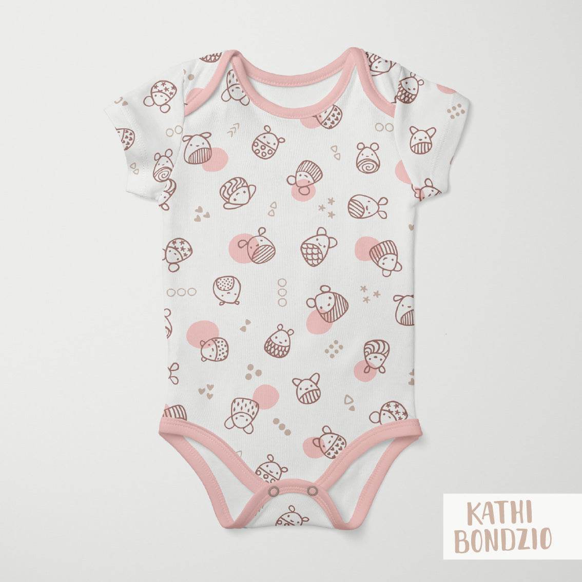 Stoffdesign: Knuddelbande – nahtloses Allover-Muster in braun, rosa auf weißem Hintergrund - Sewando