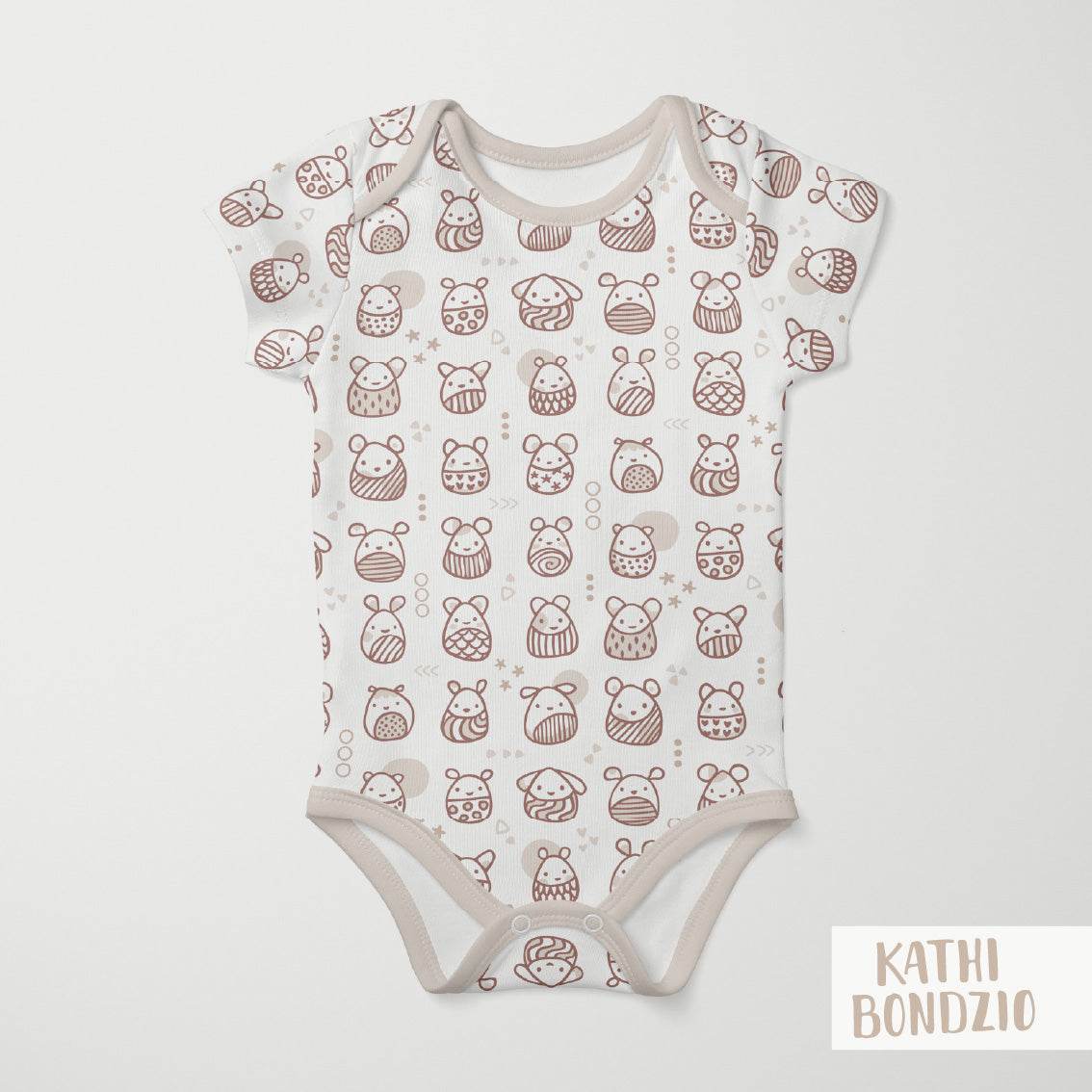 Stoffdesign: Knuddelbande – nahtloses Muster in Reihen in braun, beige auf weißem Hintergrund - Sewando