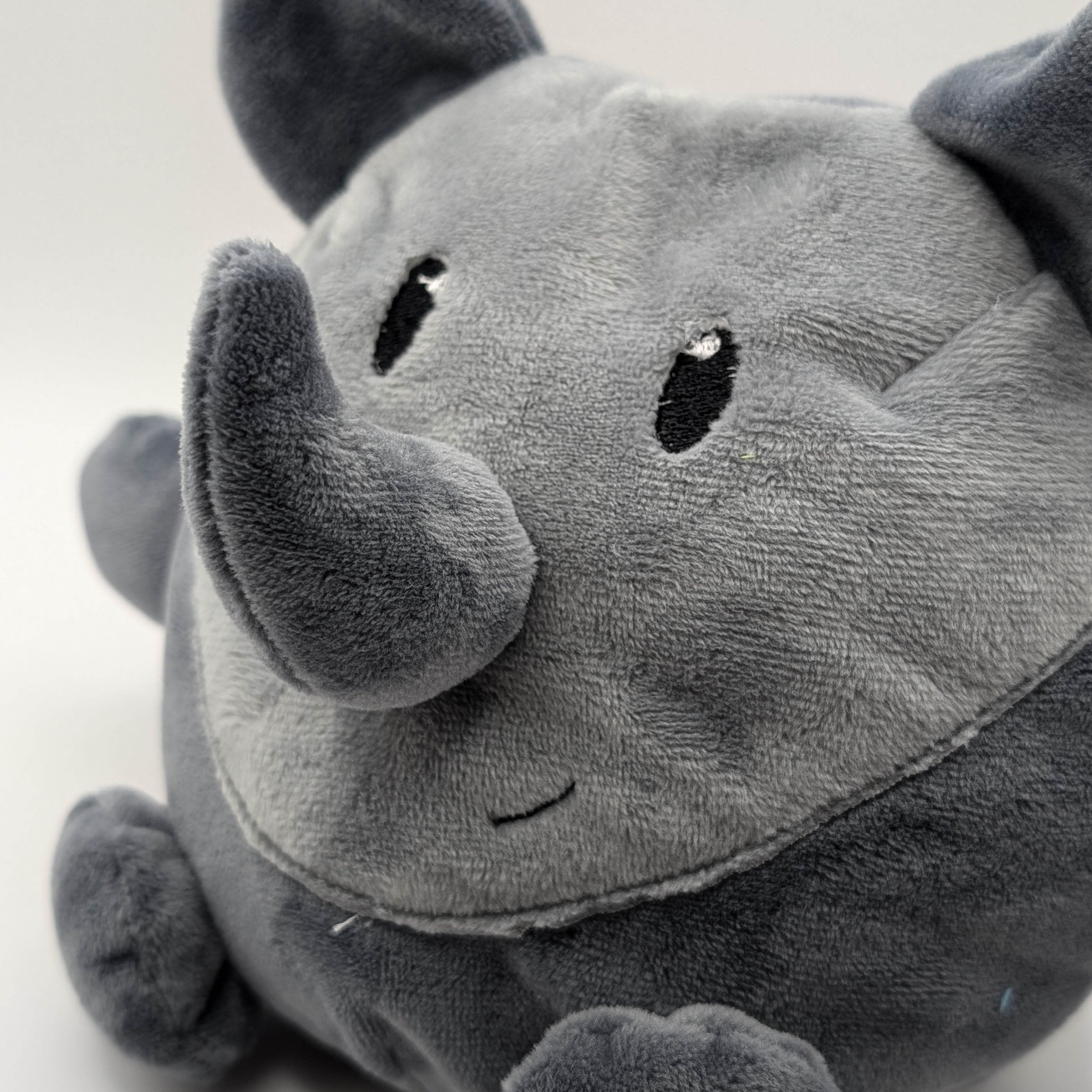 Nashorn Wendekuscheltier Krempeltierseite Level 1 - Nähanleitung und Schnittmuster - Sewando