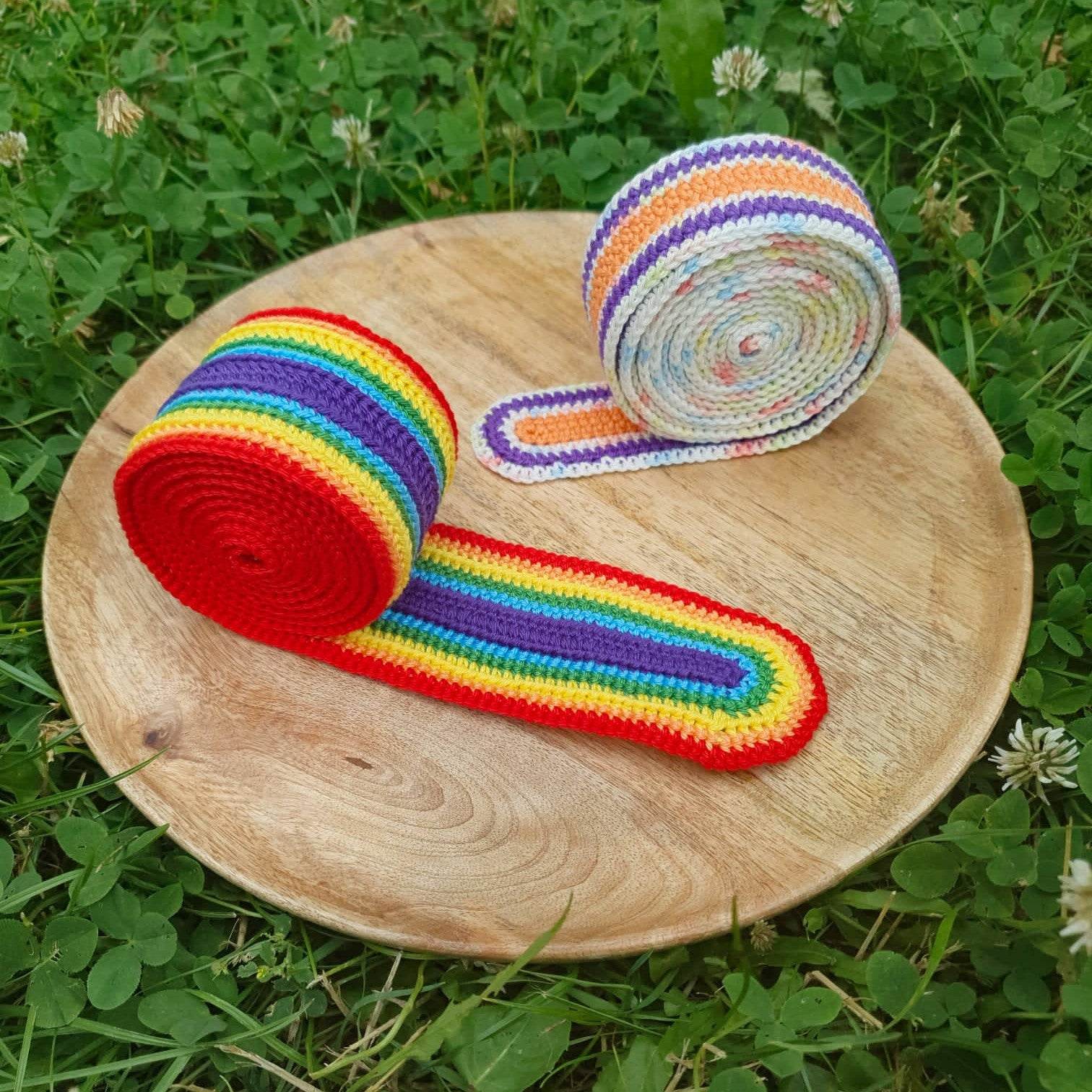 Häkelanleitung für ein einfaches Schneckenband/Puppenhausteppich - Sewando