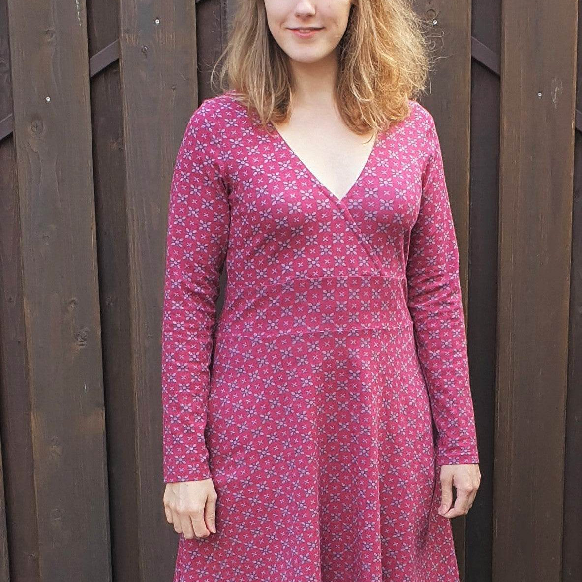Schnittmuster Romy – Wickelkleid & Wickelshirt mit Empire-Taille Gr. 34-50 / BU 80-116 - Sewando
