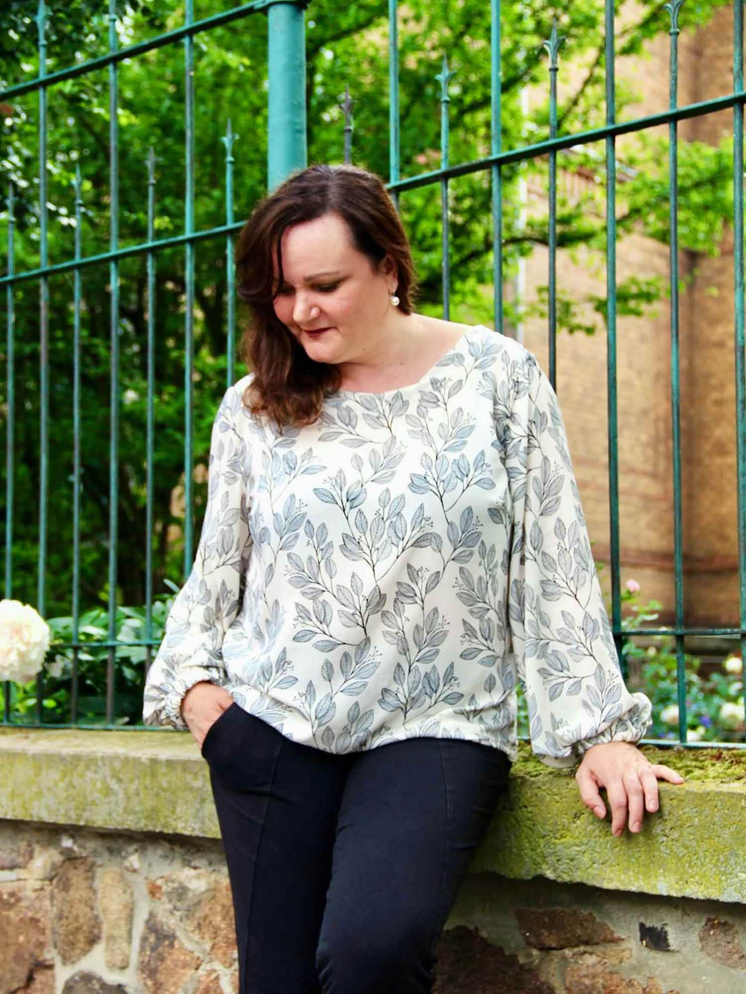 Schnittmuster Bluse mit Ballonärmeln PETUNIA (34-58) : - Sewando