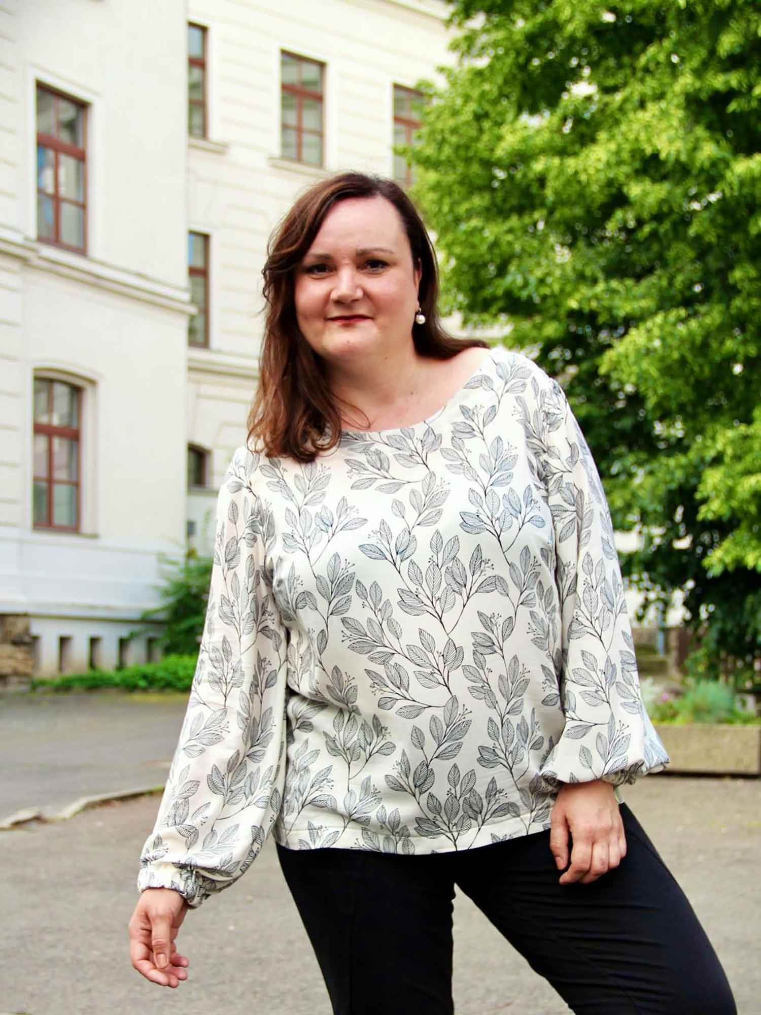 Schnittmuster Bluse mit Ballonärmeln PETUNIA (34-58) : - Sewando