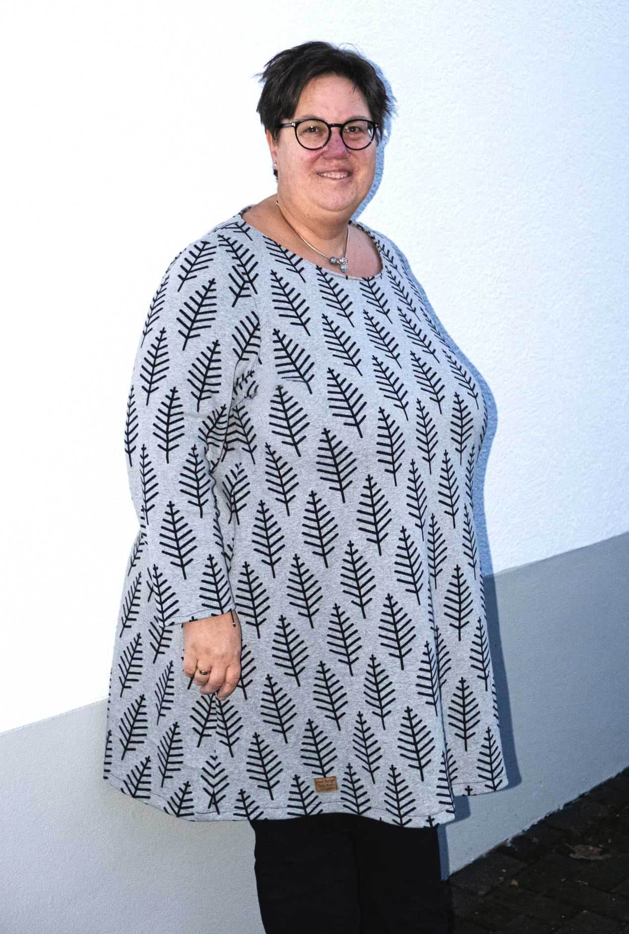 Schnittmuster Kleid Tunika A-Linie DELICIA CURVY (46-60) : - Sewando